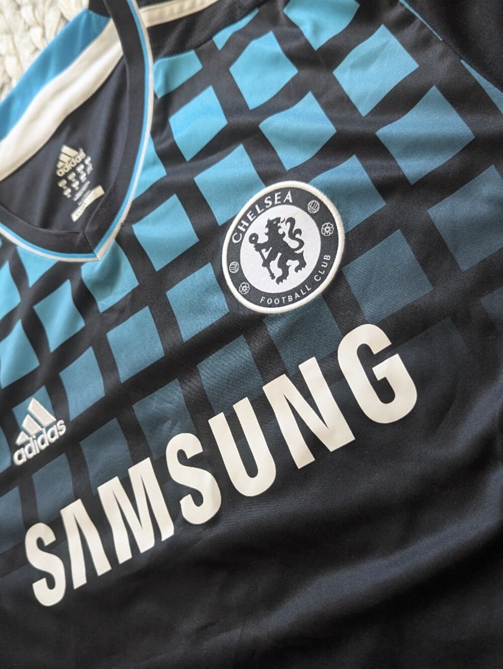 Chelsea Soccer Away Jersey 11-12 - Picture 2 of 6